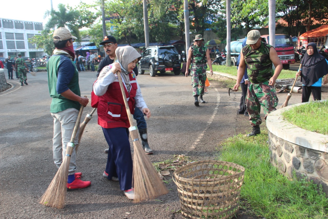 Detail Foto Gotong Royong Nomer 18