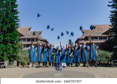 Detail Foto Graduation Wisuda Nomer 18