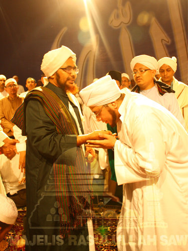 Detail Foto Habib Munzir Dan Habib Umar Nomer 9