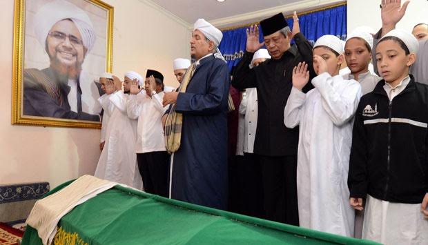 Detail Foto Habib Munzir Dan Habib Umar Nomer 21