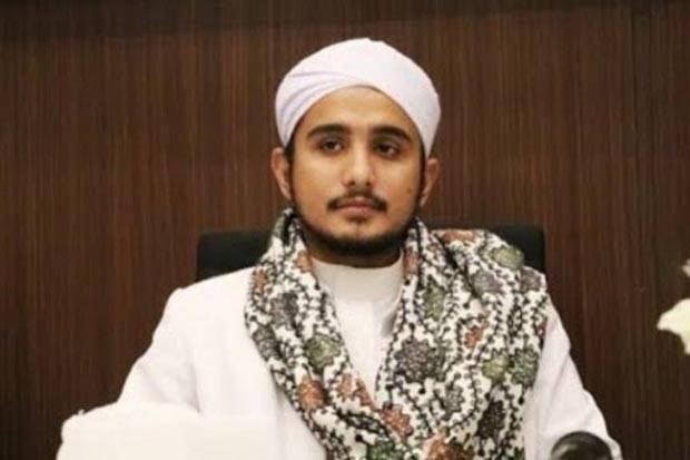 Detail Foto Habib Rizieq Nomer 39