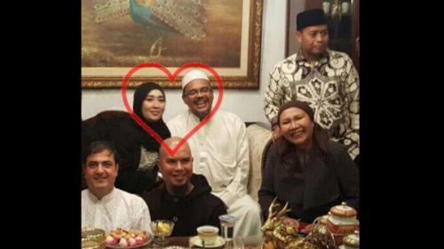 Detail Foto Habib Rizieq Dan Firza Husein Nomer 17