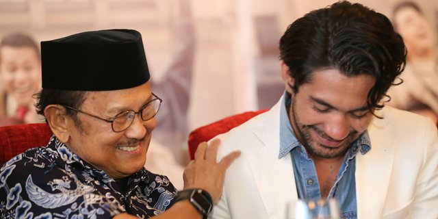 Detail Foto Habibie Dan Ainun Nomer 28