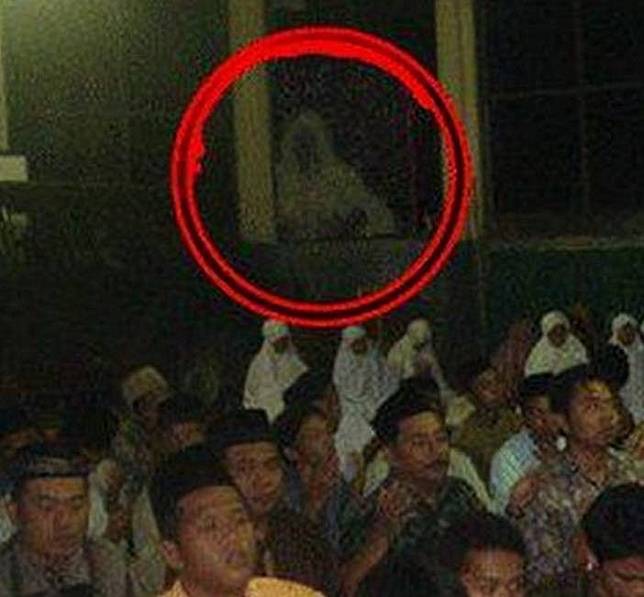 Detail Foto Hantu Pocong Seram Nomer 30