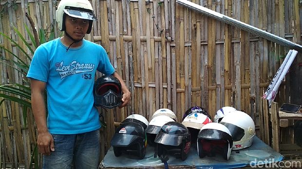 Detail Foto Helm Jadul Nomer 45