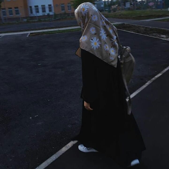 Detail Foto Hijab Dari Belakang Nomer 37