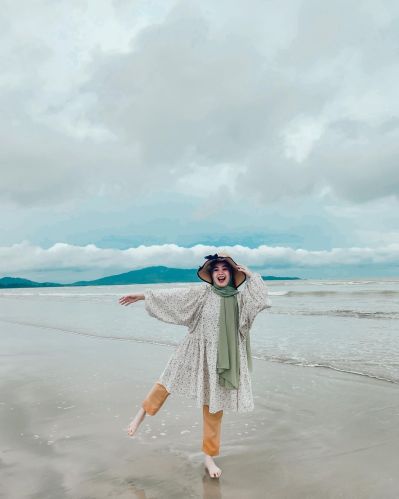 Detail Foto Hijab Di Pantai Nomer 26