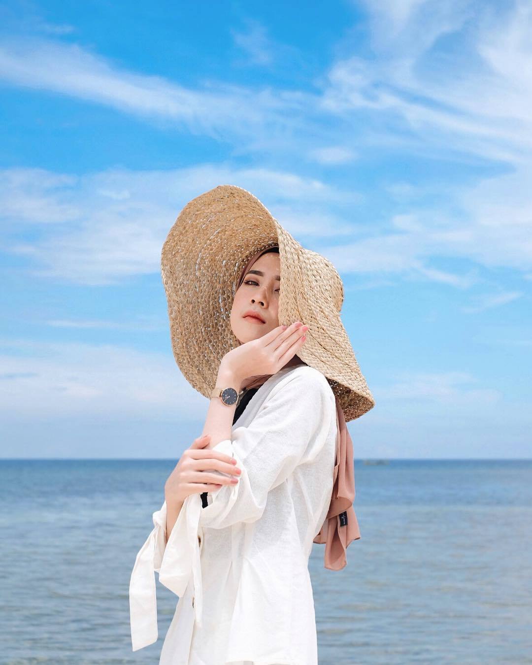 Detail Foto Hijab Di Pantai Nomer 5