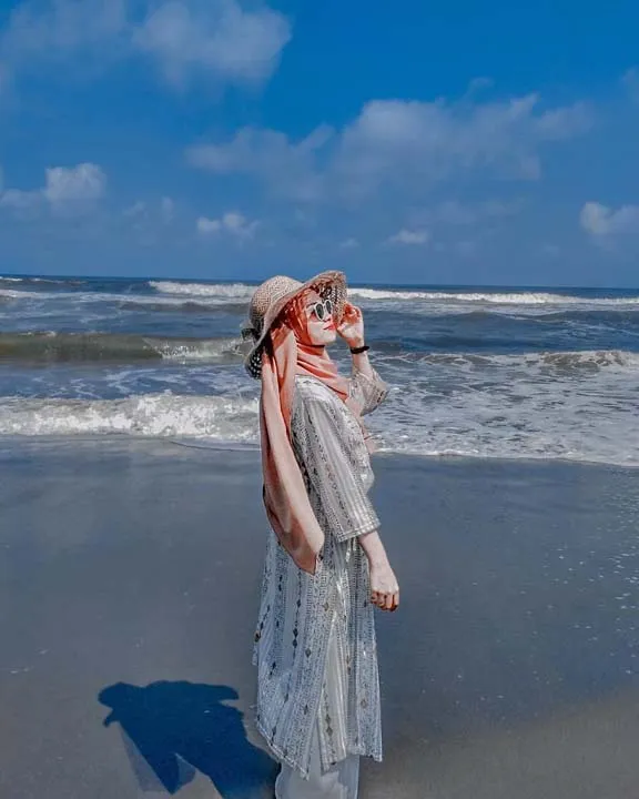 Detail Foto Hijab Di Pantai Nomer 8