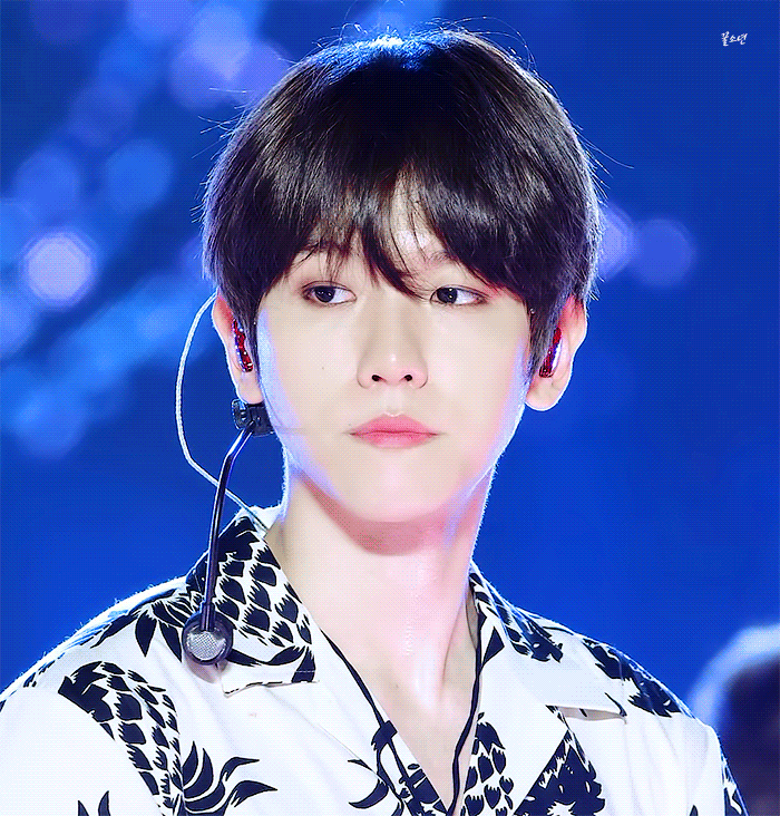 Detail Baekhyun Gif Nomer 11