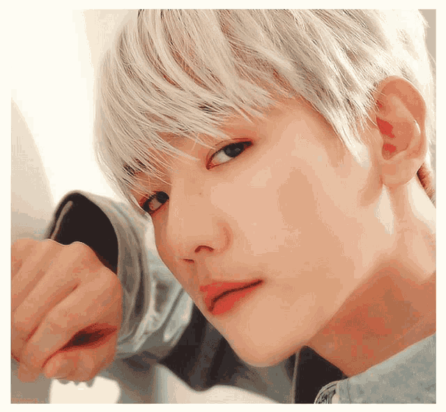 Detail Baekhyun Gif Nomer 12