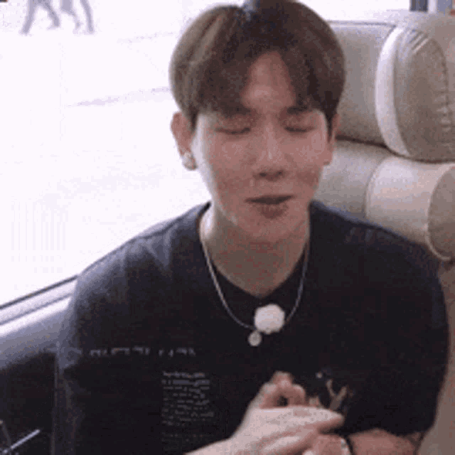 Detail Baekhyun Gif Nomer 17