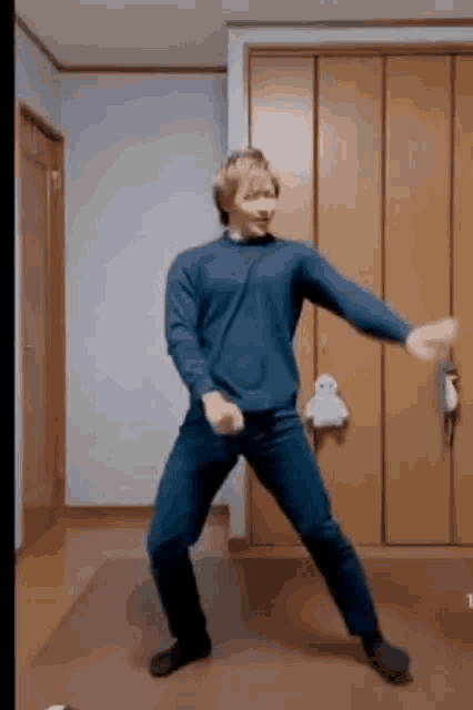 Detail Dancing Gif Nomer 5