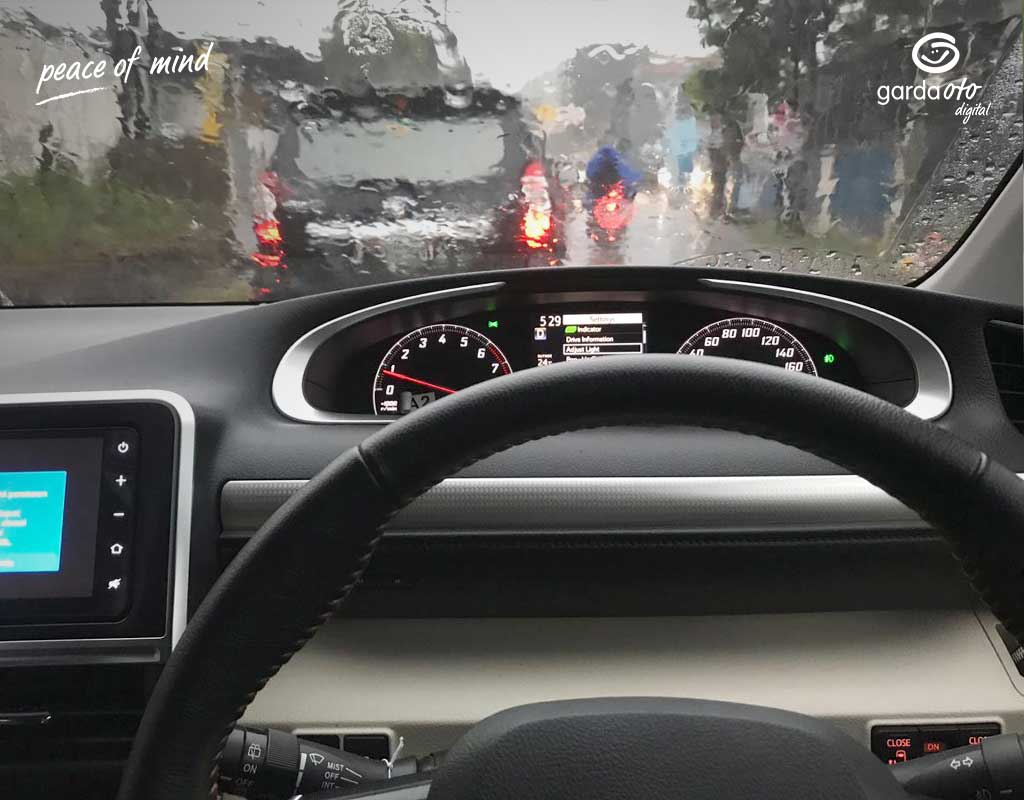 Detail Foto Hujan Dari Dalam Mobil Nomer 26