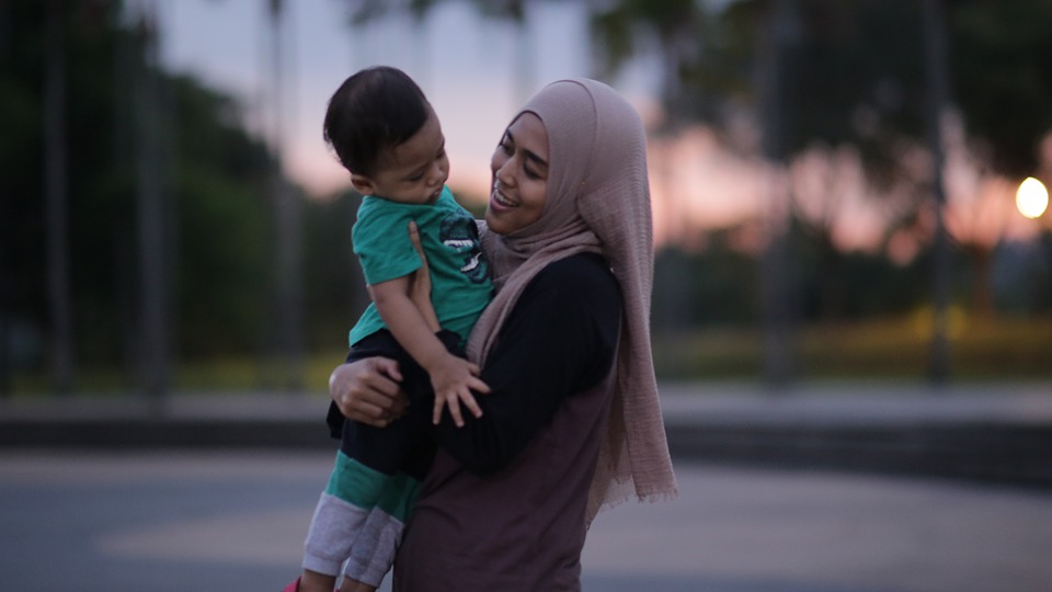 Detail Foto Ibu Dan Anak Laki Laki Nomer 15