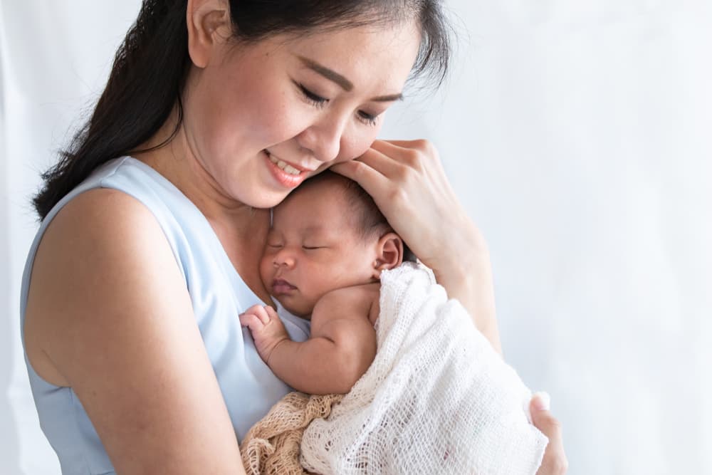 Detail Foto Ibu Gendong Bayi Nomer 45