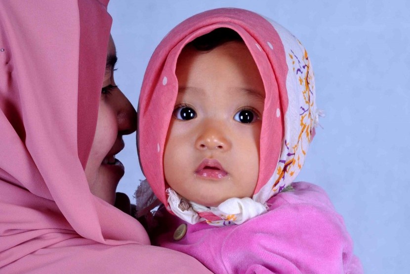 Detail Foto Ibu Gendong Bayi Nomer 8