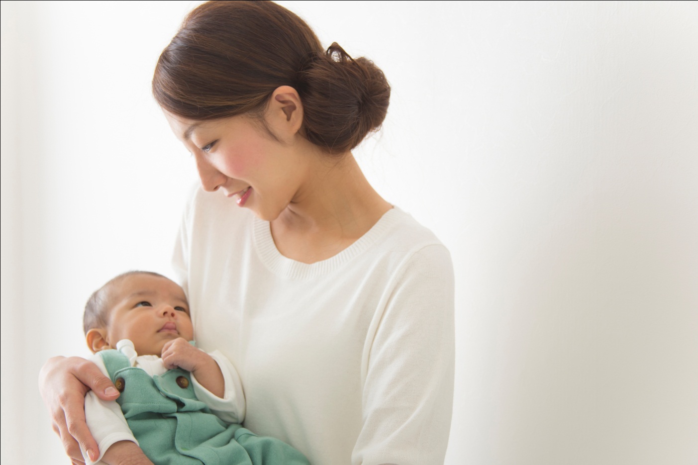 Detail Foto Ibu Gendong Bayi Nomer 9