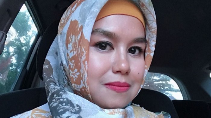 Detail Foto Ibu Ibu Cantik Nomer 15