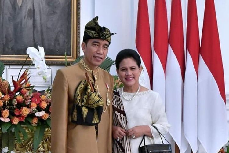 Detail Foto Ibu Jokowi Nomer 34