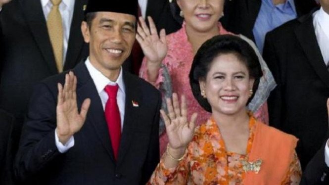 Detail Foto Ibu Jokowi Nomer 37