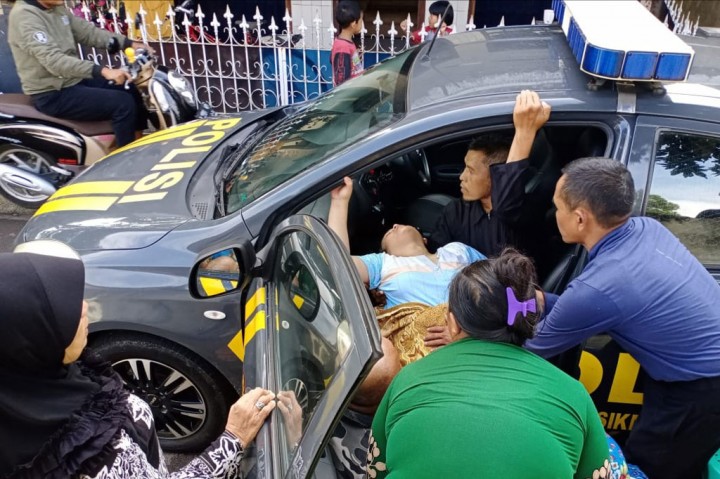 Detail Foto Ibu Melahirkan Di Mobil Nomer 32