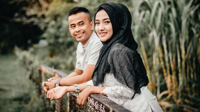 Detail Foto Islami Romantis Nomer 2