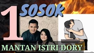 Detail Foto Istri Dory Harsa Nomer 47