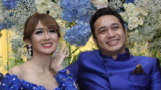 Detail Foto Istri Gilang Dirga Nomer 34