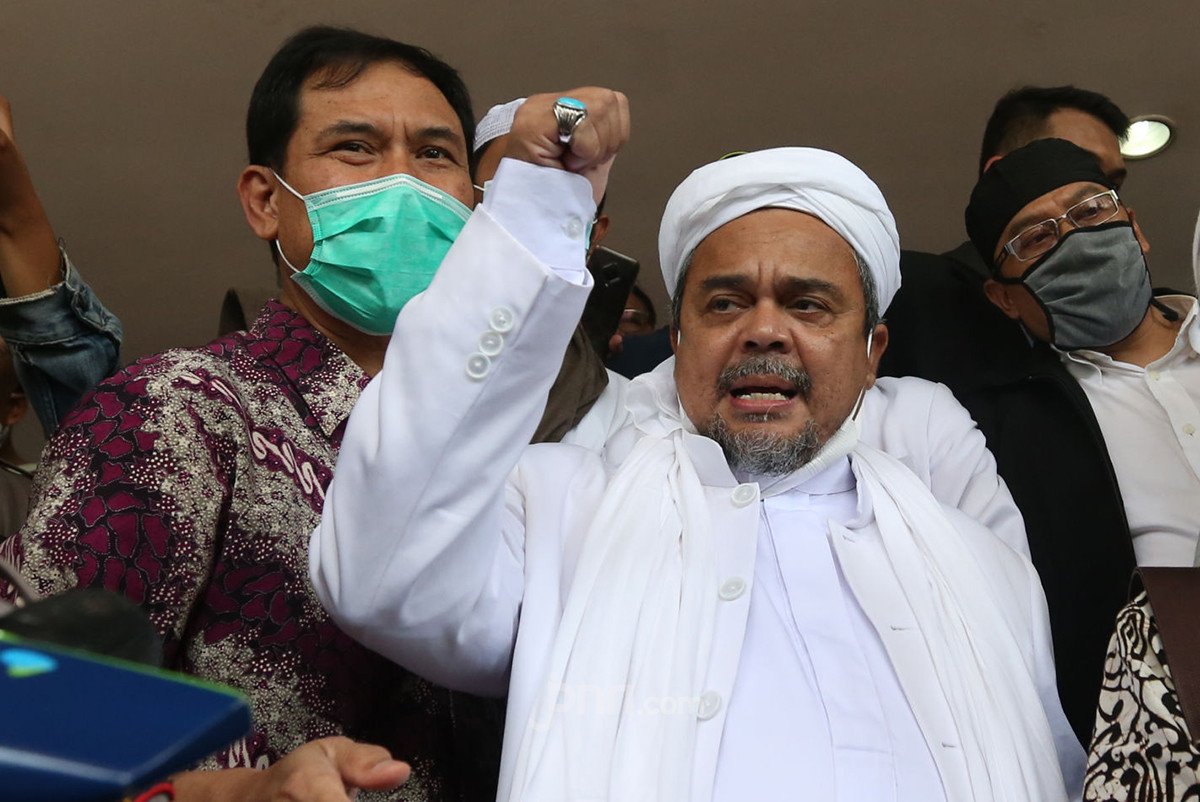 Detail Foto Istri Habib Rizieq Nomer 38