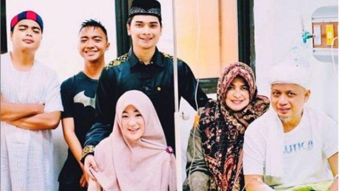 Detail Foto Istri Pertama Ustadz Arifin Ilham Nomer 19