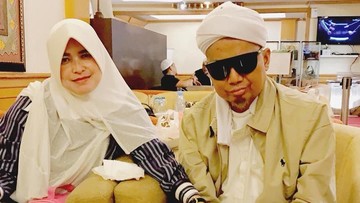 Detail Foto Istri Pertama Ustadz Arifin Ilham Nomer 24