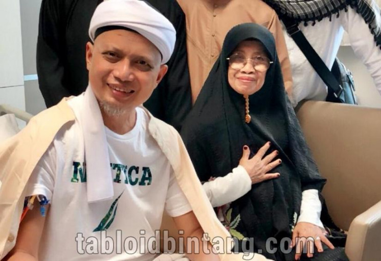 Detail Foto Istri Pertama Ustadz Arifin Ilham Nomer 26