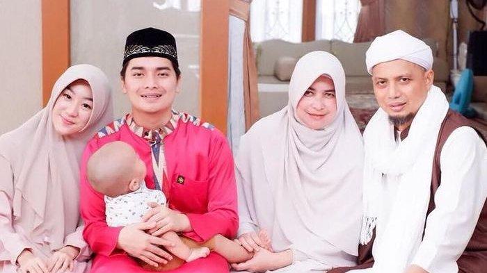 Detail Foto Istri Pertama Ustadz Arifin Ilham Nomer 5