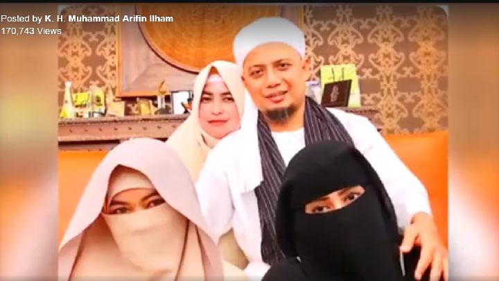 Detail Foto Istri Pertama Ustadz Arifin Ilham Nomer 7