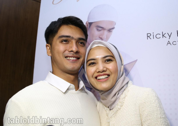 Detail Foto Istri Ricky Harun Nomer 26