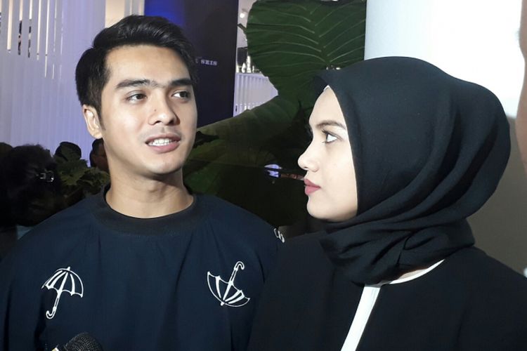 Detail Foto Istri Ricky Harun Nomer 49