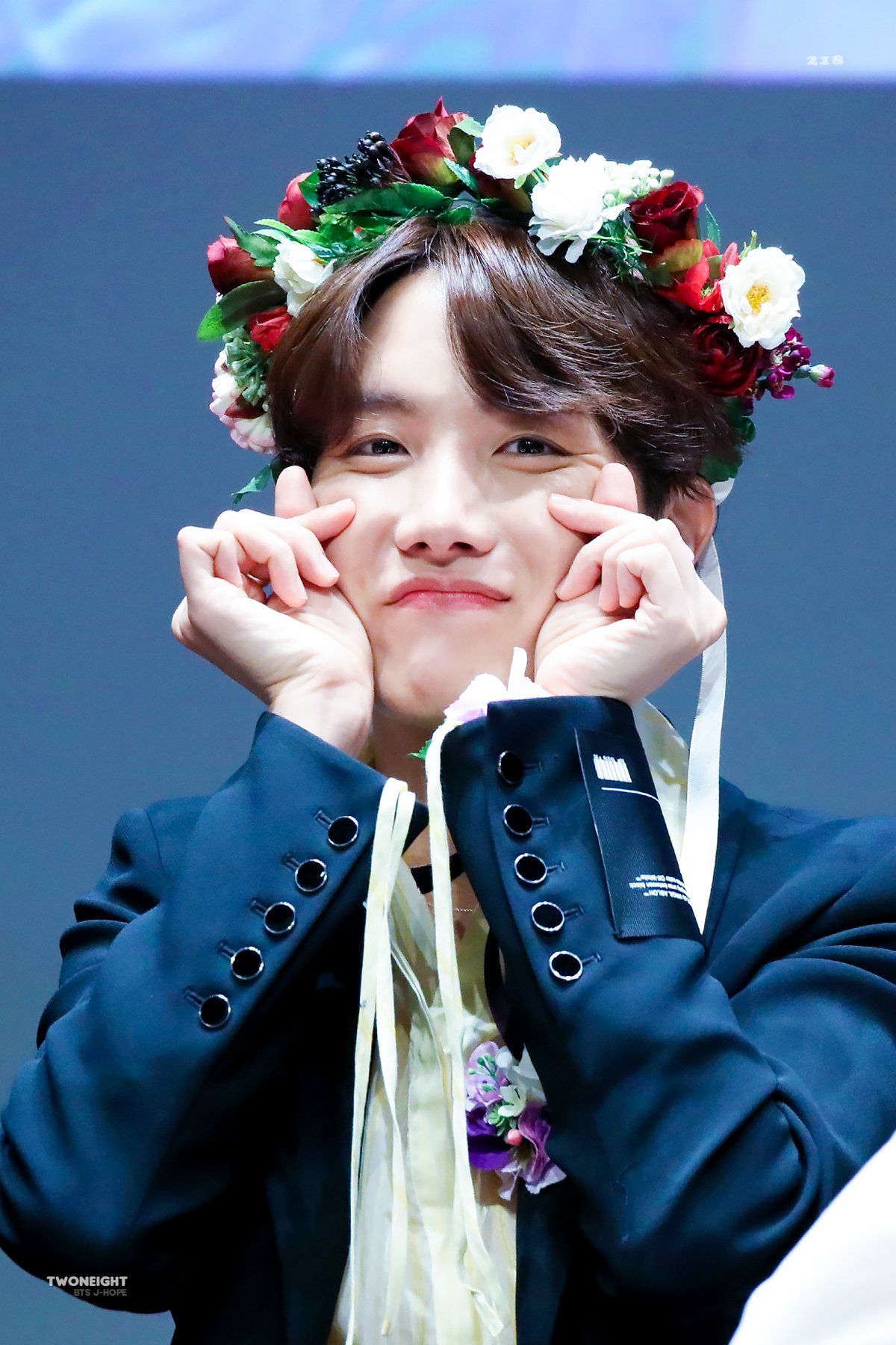 Foto J Hope Bts Cute - KibrisPDR