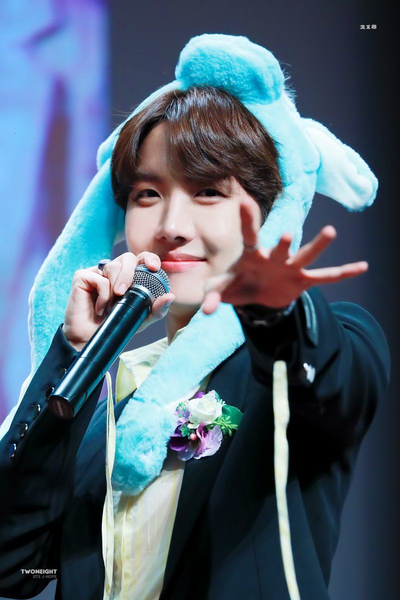 Detail Foto J Hope Bts Cute Nomer 26