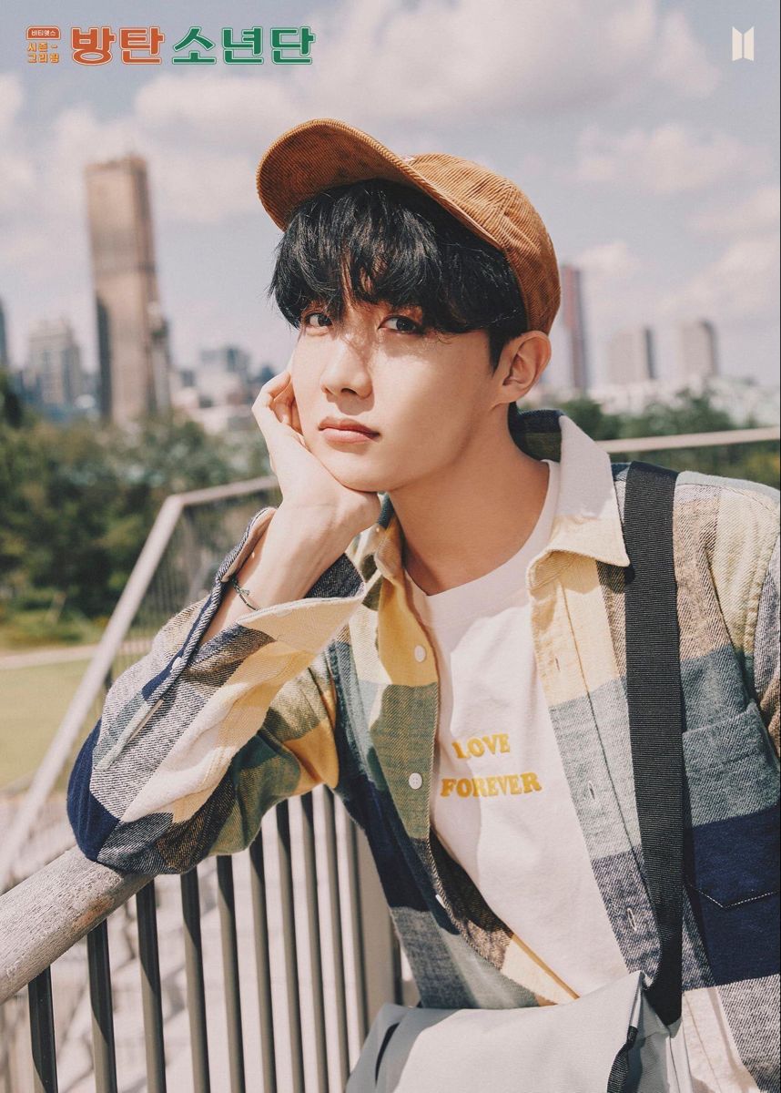 Detail Foto J Hope Bts Terbaru Nomer 2