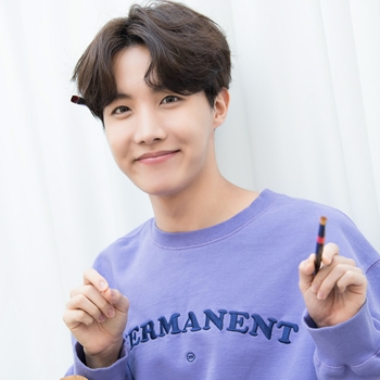 Detail Foto J Hope Bts Terbaru Nomer 14