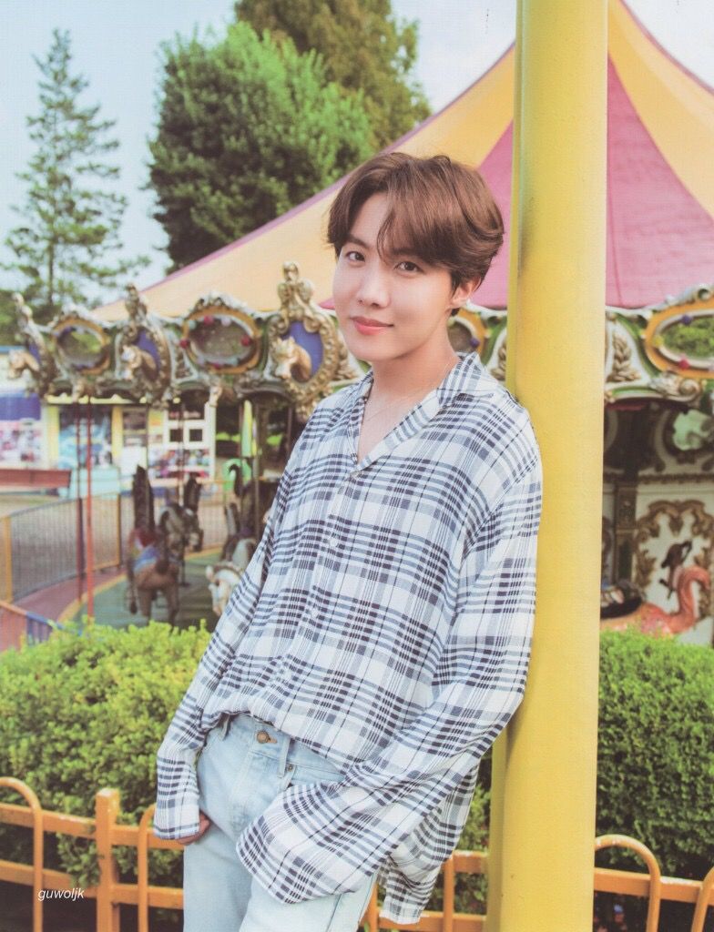 Detail Foto J Hope Bts Terbaru Nomer 21