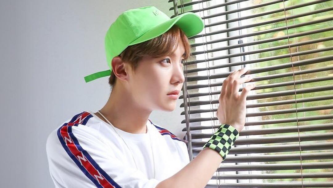 Detail Foto J Hope Bts Terbaru Nomer 23