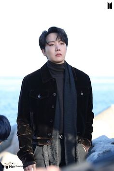 Detail Foto J Hope Bts Terbaru Nomer 26