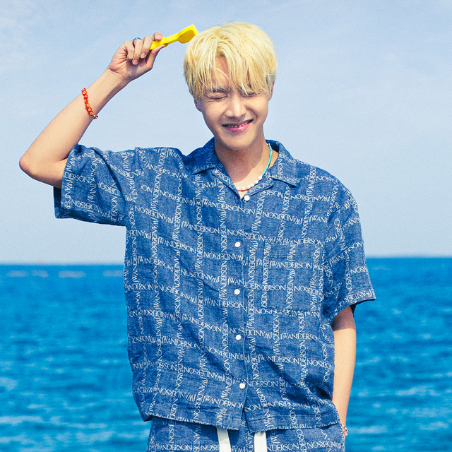 Detail Foto J Hope Bts Terbaru Nomer 46