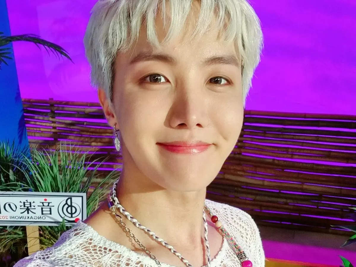 Detail Foto J Hope Bts Terbaru Nomer 49