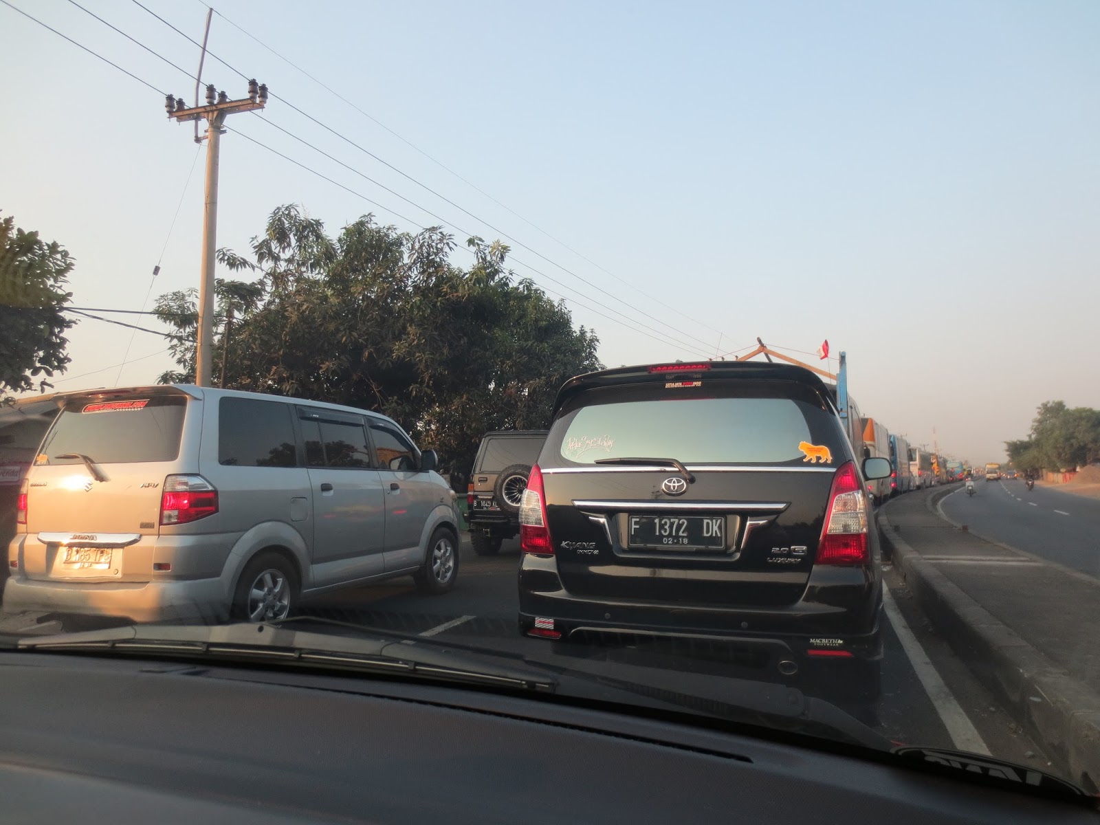 Detail Foto Jalan Dari Dalam Mobil Nomer 47