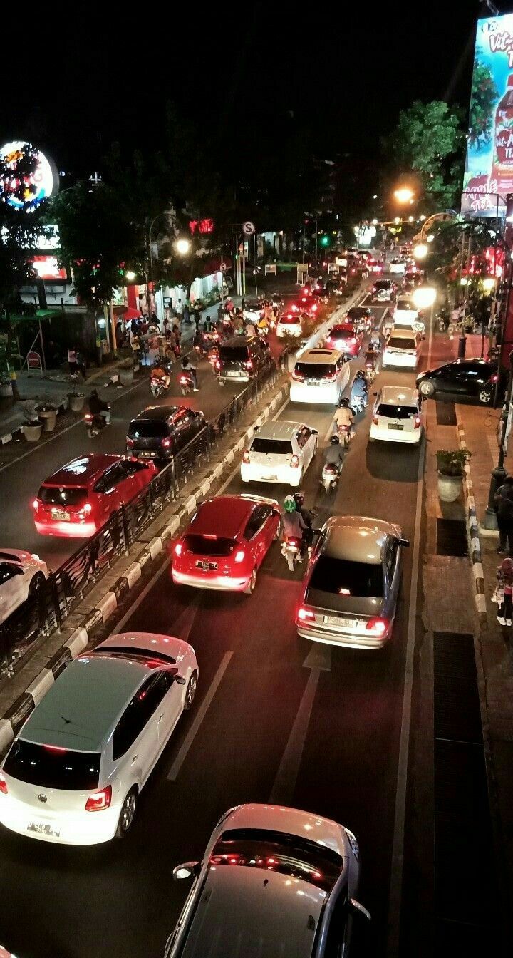 Detail Foto Jalanan Macet Nomer 10