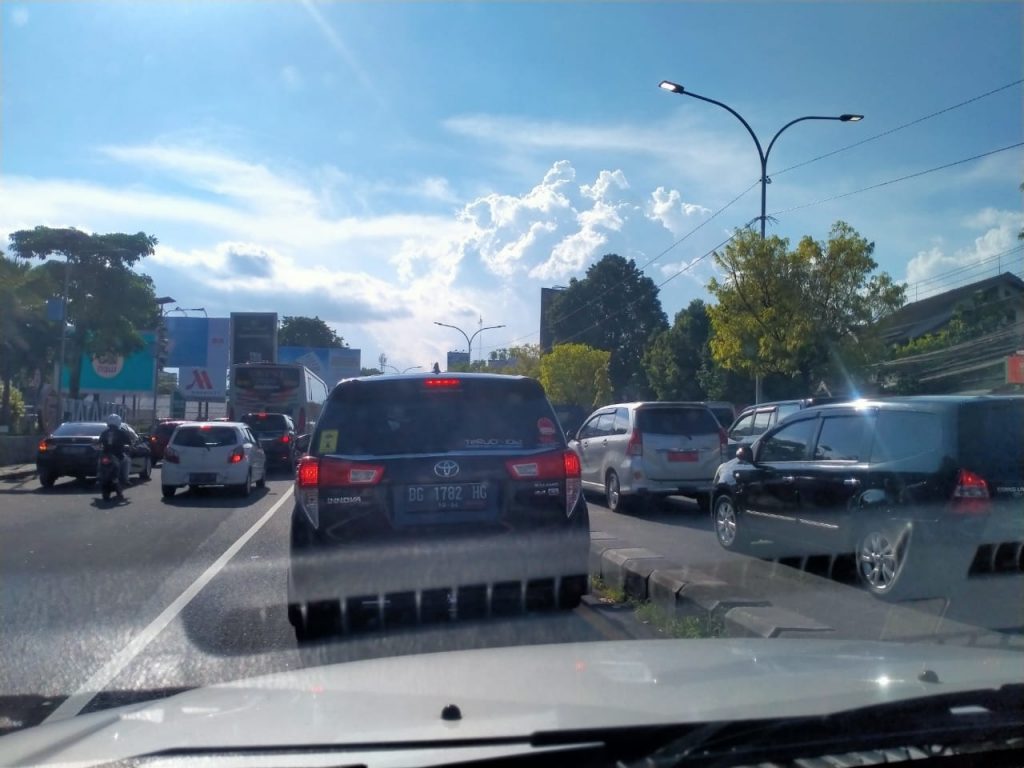 Detail Foto Jalanan Macet Nomer 41