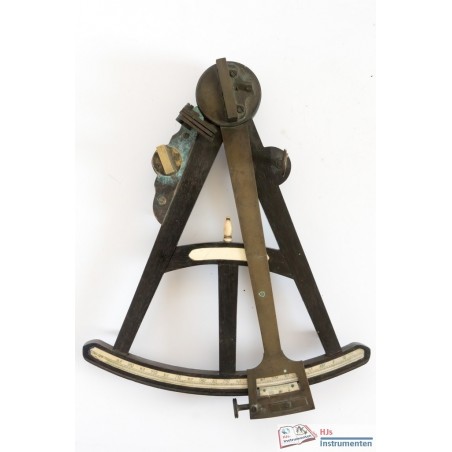 Detail Triangle Octant Nomer 2